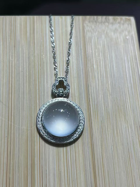 Kalung dari perak 925, ukuran 14mm, giok yang bersih dan halus, sudah termasuk ongkos kirim dan pajak.