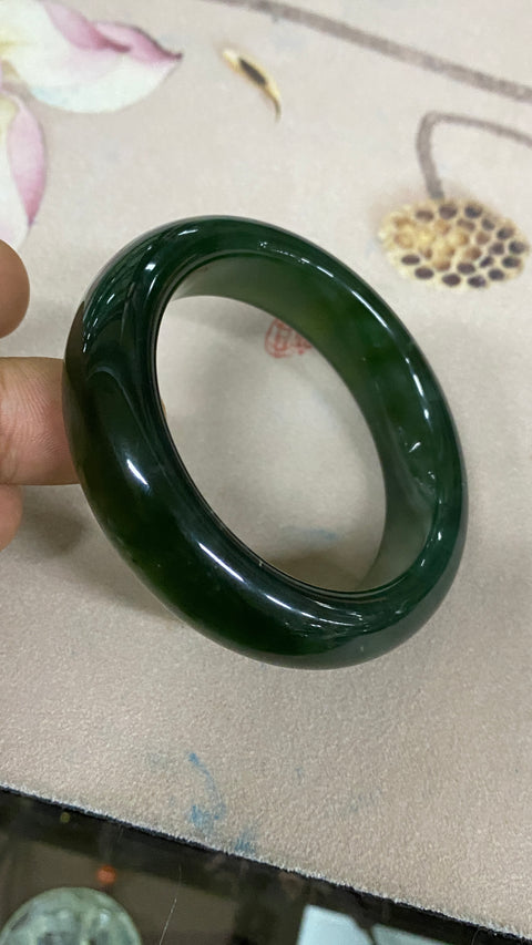 Gelang Bahan Giok Halus 180 & nbsp; Ukuran 52.3mm Lebar Sisi 15.5mm Giok terjadi secara alami Pola acak Termasuk ongkos kirim dan pajak