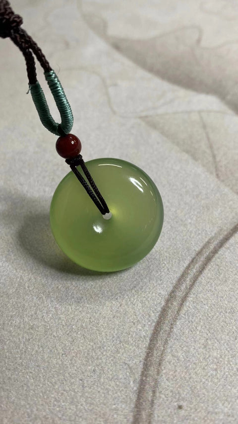 Gesper Perdamaian Giok Alami Ukuran 25 * 9.1mm Giok bersih dan halus Termasuk pajak pengiriman.