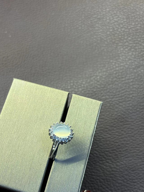 Cincin Giok Alami dari Perak 925 Ukuran 9 * 7mm Giok bersih, halus dan hangat Termasuk ongkos kirim dan pajak.