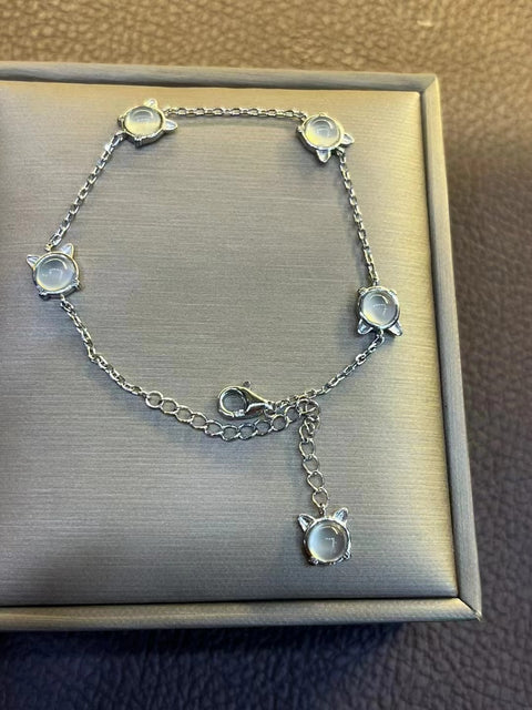 Gelang Kucing Keberuntungan Es Batu Giok Tinggi dari 925 Perak Ukuran 5mm Batu giok bersih, halus dan hangat Sudah termasuk ongkos kirim dan pajak.