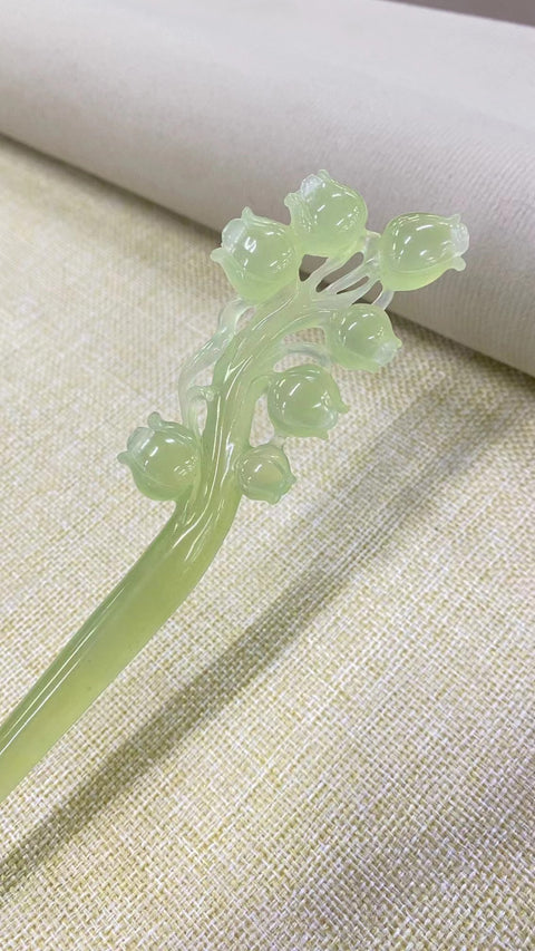 Jepit Rambut Anggrek Lonceng Giok Cui Jade Alami Ukuran 200mm Gioknya bersih dan halus, gayanya indah dan diukir dengan tangan, sudah termasuk ongkos kirim dan pajak.