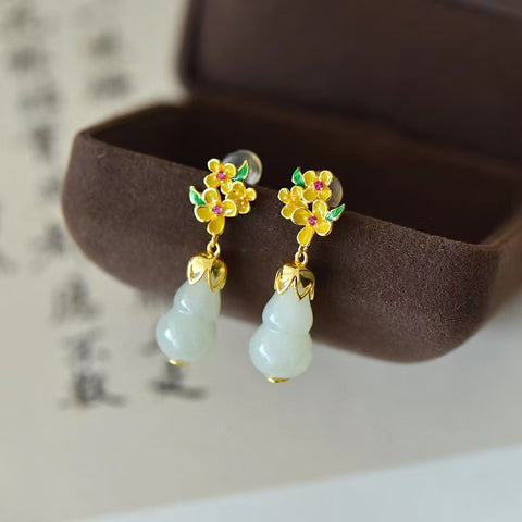 2870-2 Anting Enamel Giok Hetian Giok Laurel Alami Ukuran 9 * 16mm Giok halus dan hangat, gaya yang indah sudah termasuk pajak pengiriman.