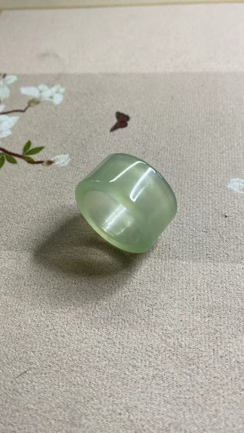 Pemicu Zaman Es Giok Cui Giok Alami Ukuran 22 * 15mm Giok baik-baik saja dan hangat, gaya yang indah, sudah termasuk pajak pengiriman.